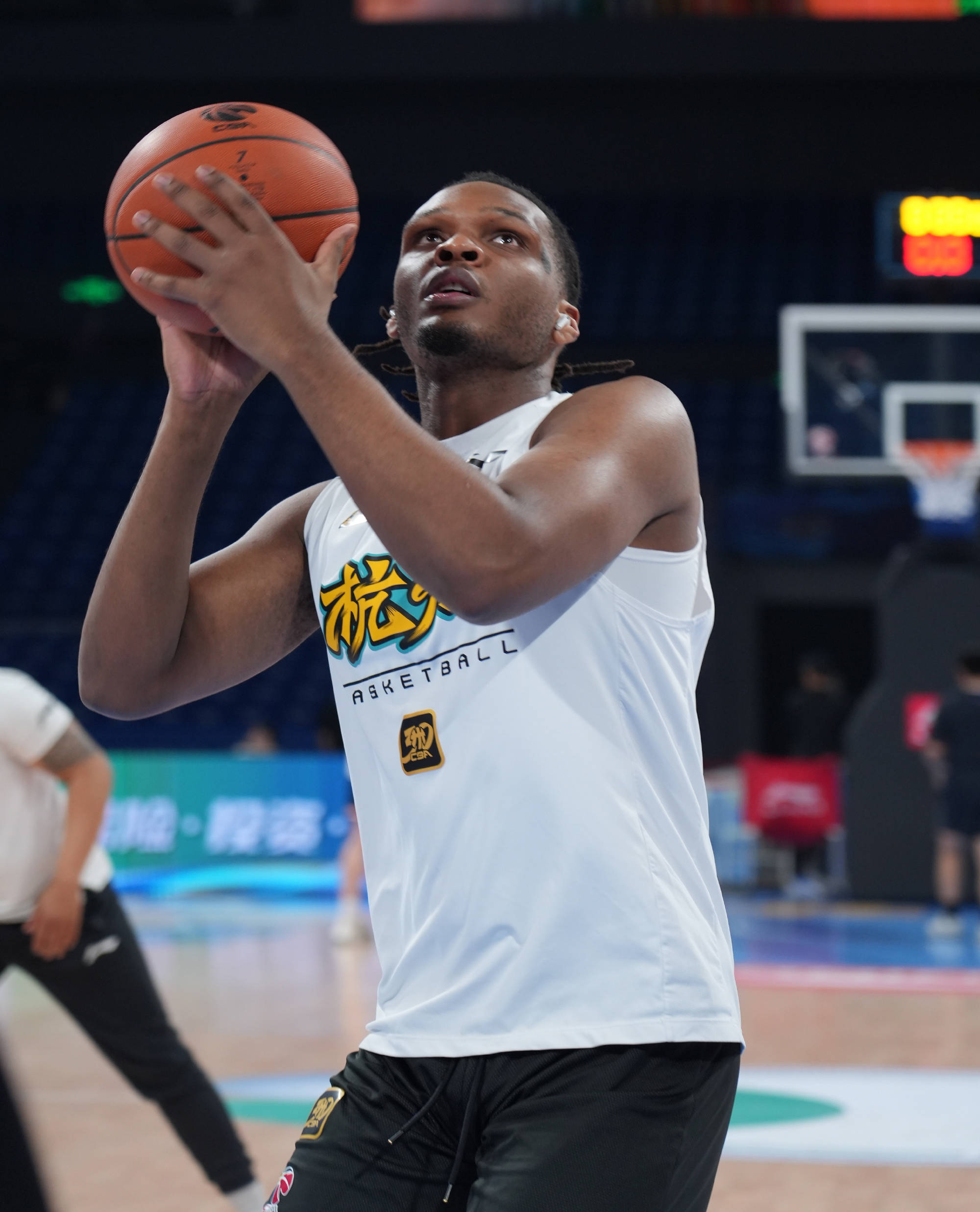 冲刺阶段体能课后；广厦男篮远射贴柱备战亚冠；底气十足；身体对抗强度拉满