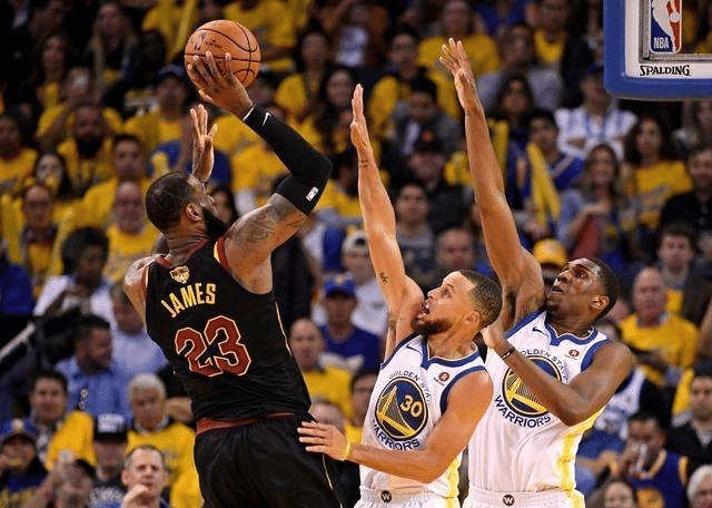 关于冲刺阶段克里夫兰骑士调整名单以备法甲，豪取连胜环节打磨，态度坚定，轮换策略成焦点的信息